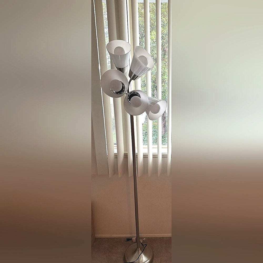 Floor lamp